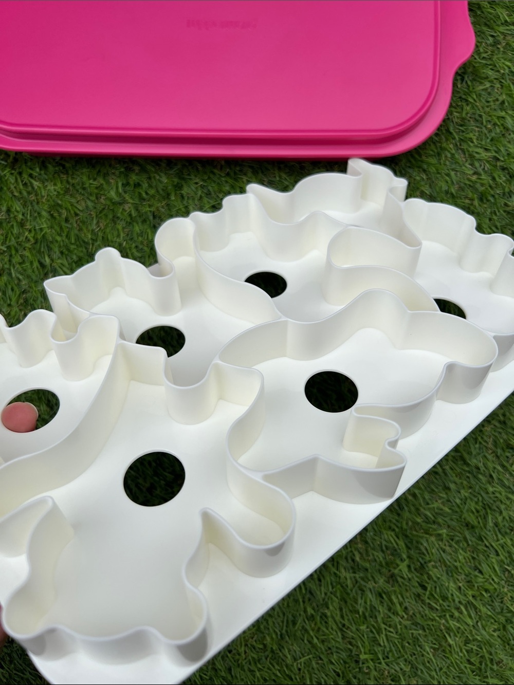 VINTAGE Tupperware Animal Wigglers Set Jello/Cookie Mold With Instructions 90s - Picture 7 of 13